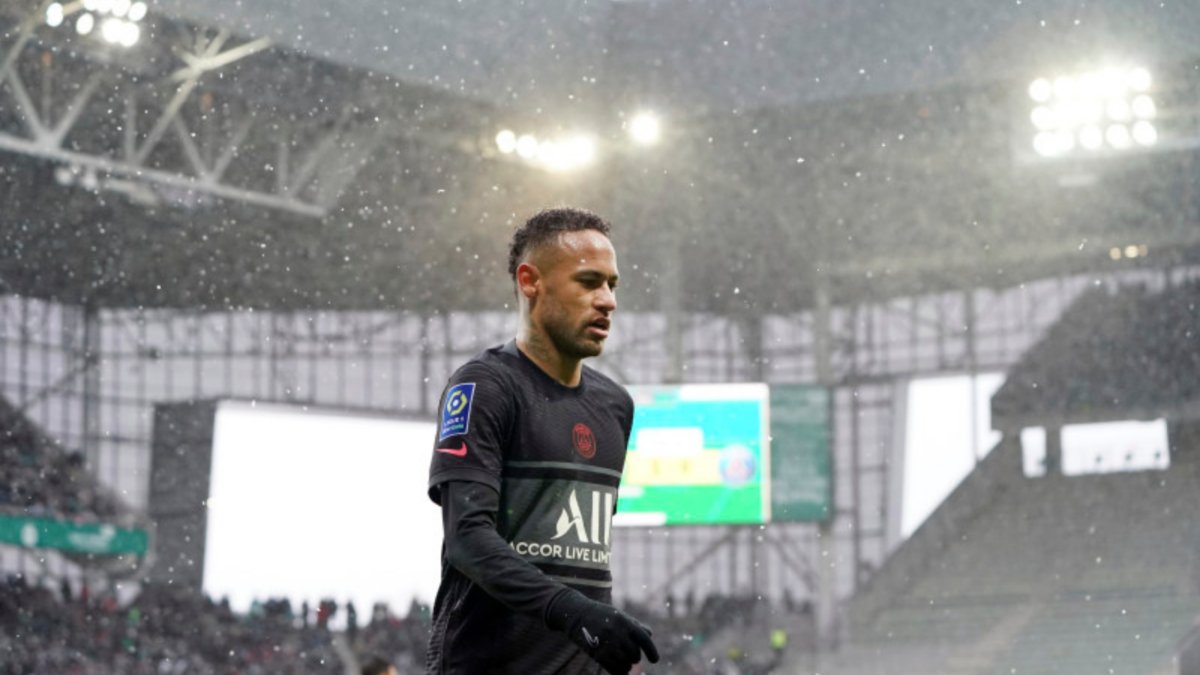 Neymar signs deal with Facebook